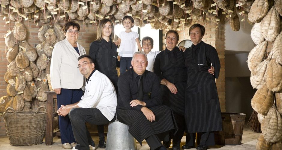 Podere Cadassa: la Corte dei salumi.