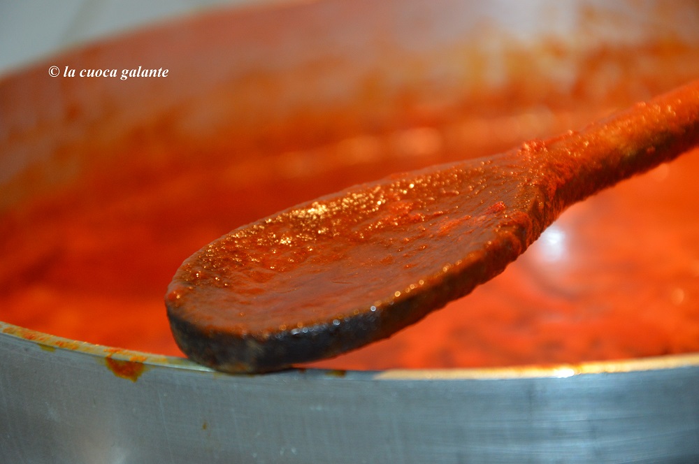 Salsa di pomodoro: ricetta napoletana